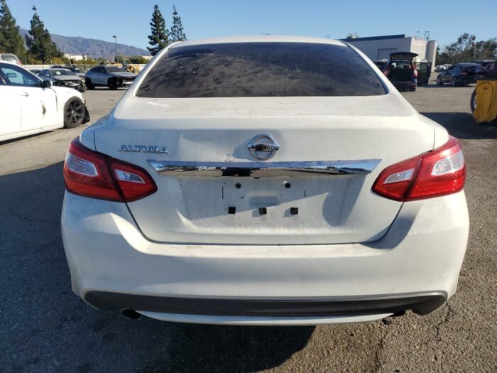 2016 Nissan Altima - Imagen 3