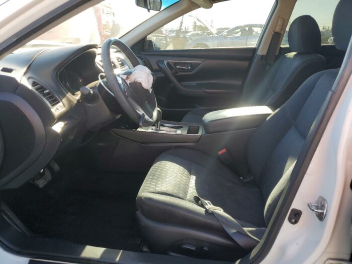 2016 Nissan Altima - Imagen 6