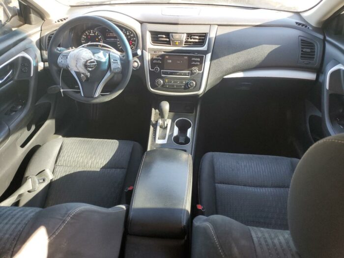 2016 Nissan Altima - Imagen 5