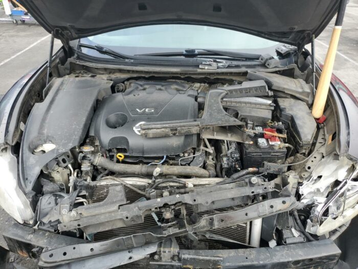 2010 Nissan Maxima S - Image 4