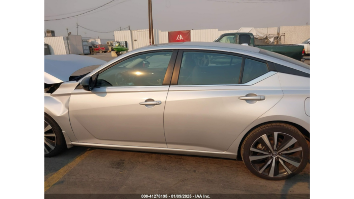 2021 Nissan Altima - Image 4
