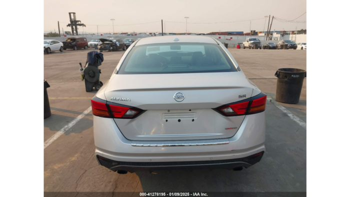 2021 Nissan Altima - Image 5