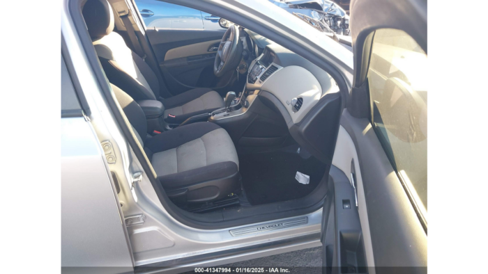 2014 Chevrolet Cruze Ls - Image 3