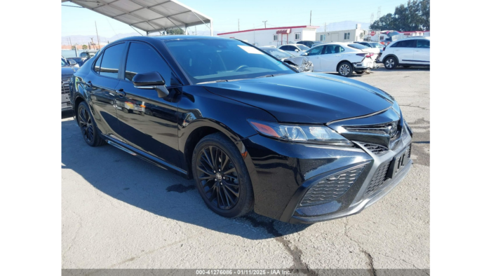 2022 Toyota Camry Se - Image 3