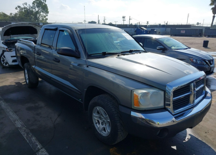2005 Dodge Dakota Slt