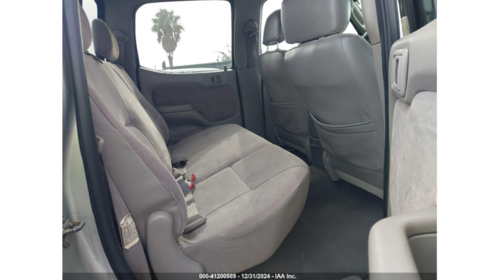 2004 Toyota Tacoma - Image 10