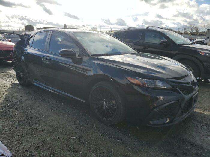2021 Toyota Camry Se - Image 3