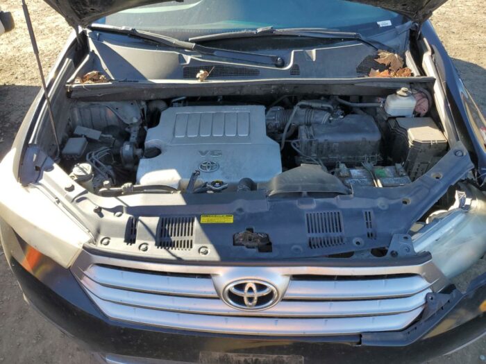2011 Toyota Highlander - Image 5