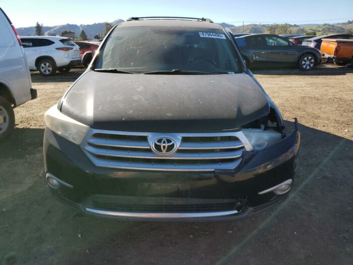 2011 Toyota Highlander - Image 2