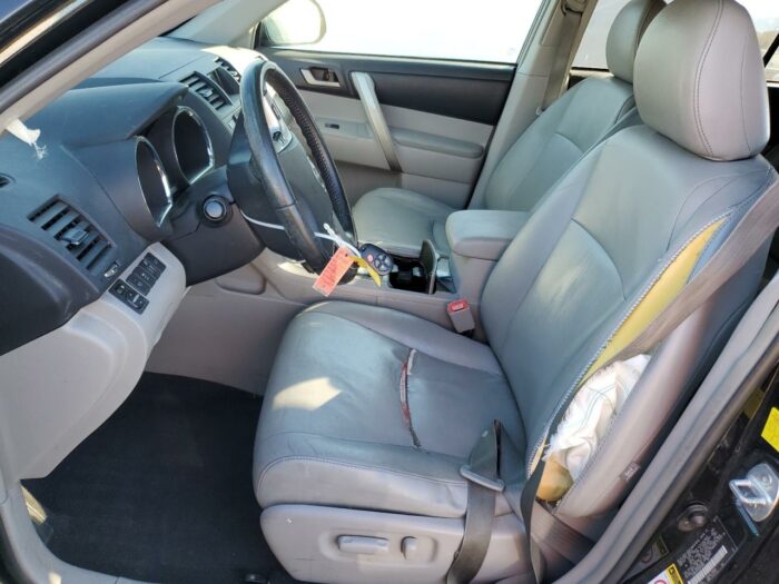 2011 Toyota Highlander - Image 6