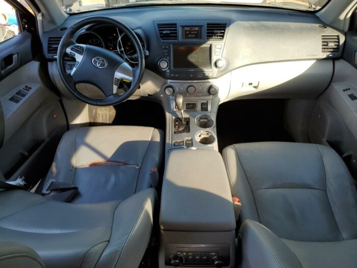 2011 Toyota Highlander - Image 7