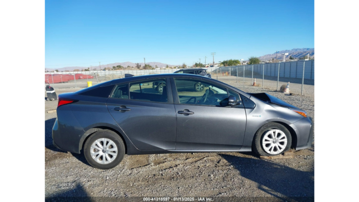 2020 Toyota Prius Le - Image 2