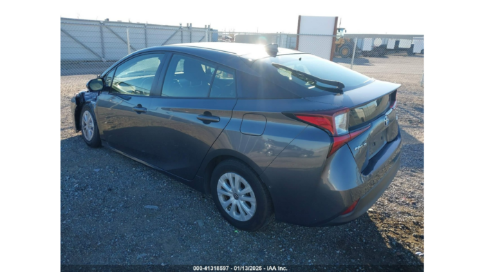 2020 Toyota Prius Le - Image 4