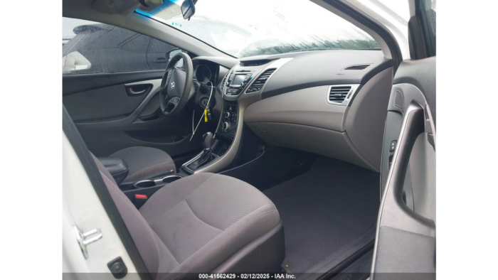2015 Hyundai Elantra Se - Image 4