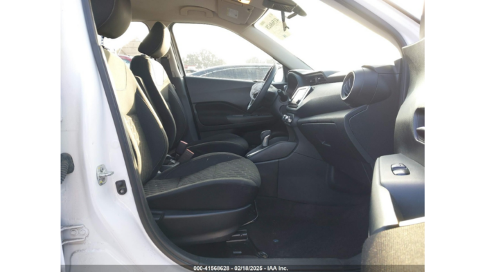 2021 Nissan Kicks S - Image 6