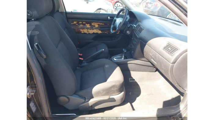 2004 Volkswagen Golf Gl - Image 9