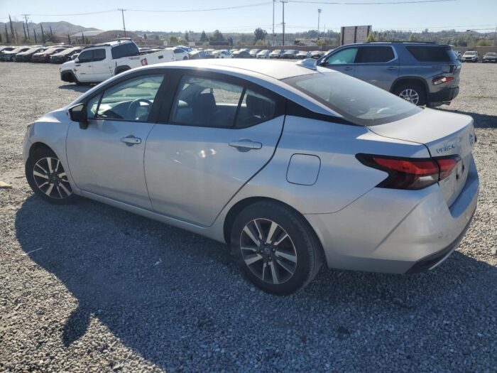 2020 Nissan Versa Sv - Image 3