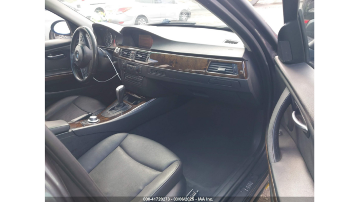 2006 Bmw 325I - Image 8