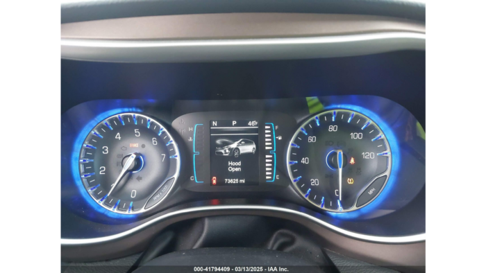 2017 Chrysler Pacifica - Image 8
