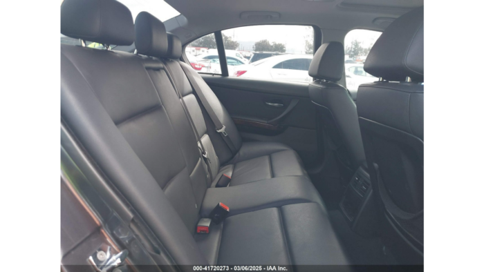 2006 Bmw 325I - Image 9