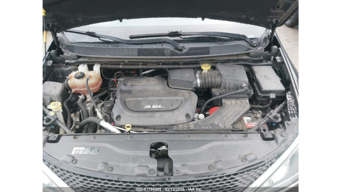 2017 Chrysler Pacifica - Image 5