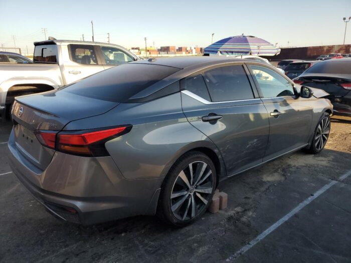 2019 Nissan Altima Sr - Imagen 2