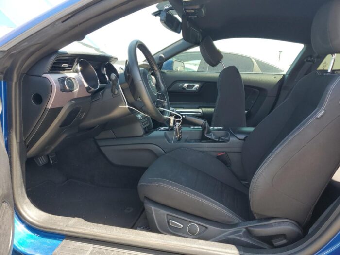 2017 Ford Mustang - Imagen 6