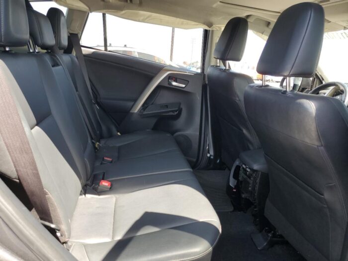 2015 Toyota Rav4 - Imagen 9