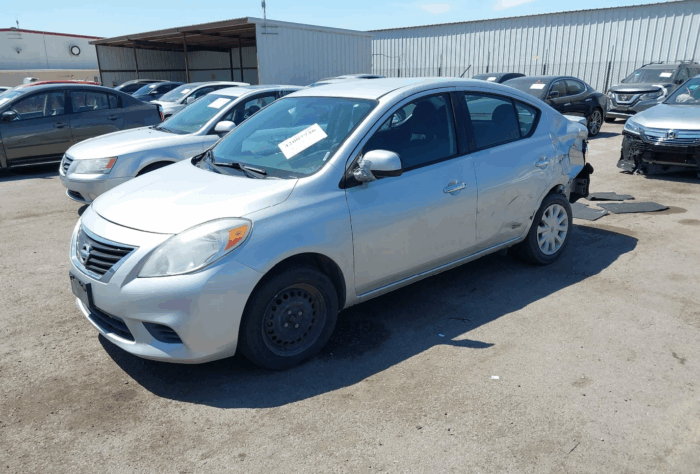2013 Nissan Versa Sv