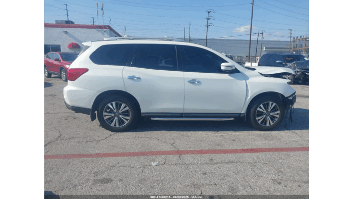 2019 Nissan Pathfinder Sv - Image 3