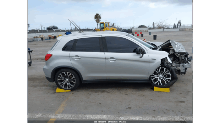 2019 Mitsubishi Outlander - Image 3