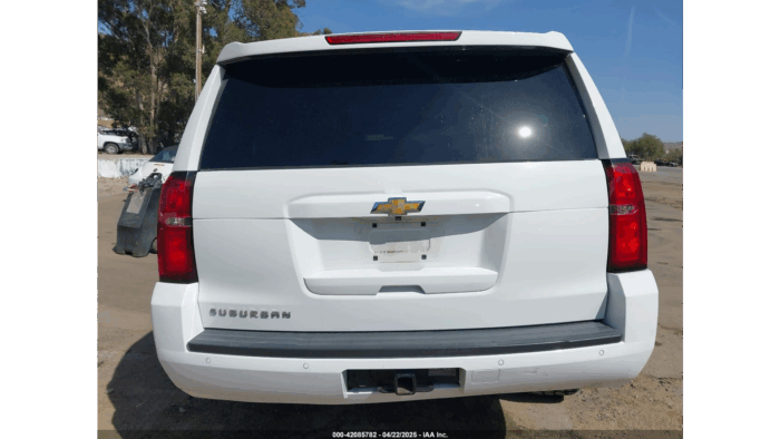 2019 Chevrolet Suburban - Image 4
