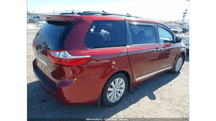2015 Toyota Sienna - Image 4