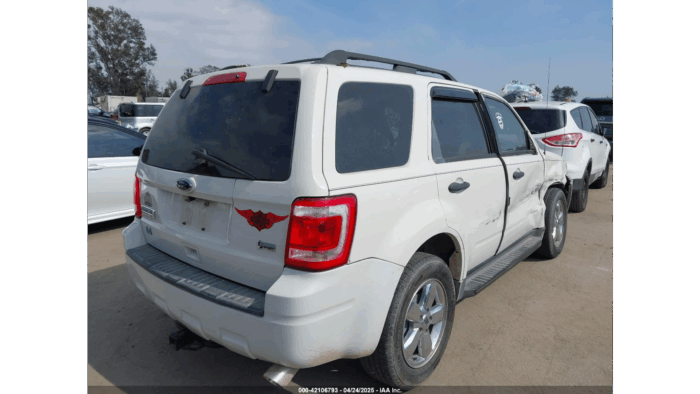 2010 Ford Escape - Image 2