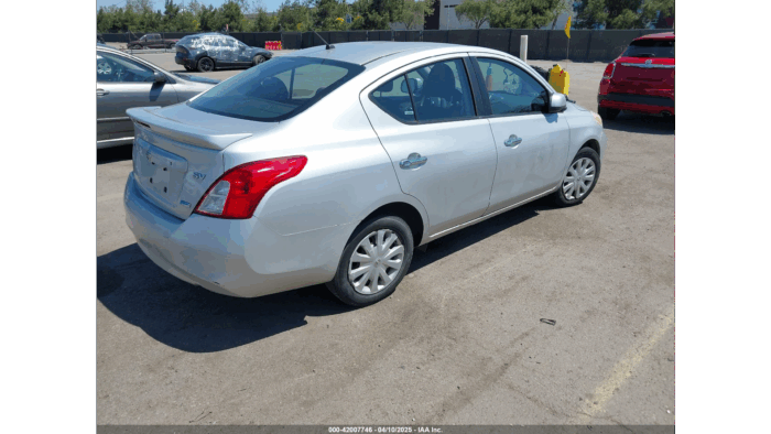 2013 Nissan Versa Sv - Image 5