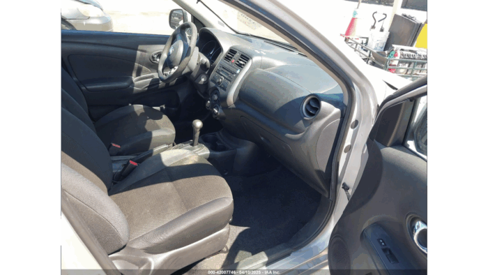 2013 Nissan Versa Sv - Image 9