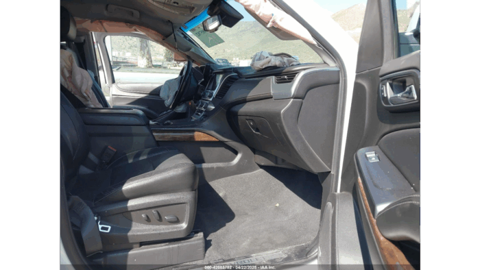 2019 Chevrolet Suburban - Image 6