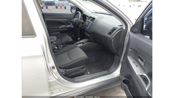 2019 Mitsubishi Outlander - Image 6