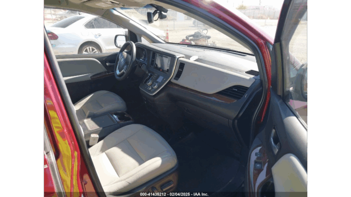 2015 Toyota Sienna - Image 7