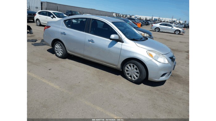 2013 Nissan Versa Sv - Image 3