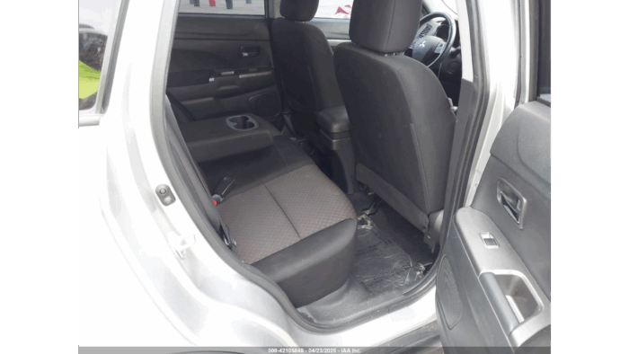 2019 Mitsubishi Outlander - Image 7