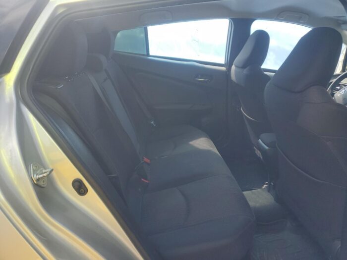 2018 Toyota Prius - Image 5