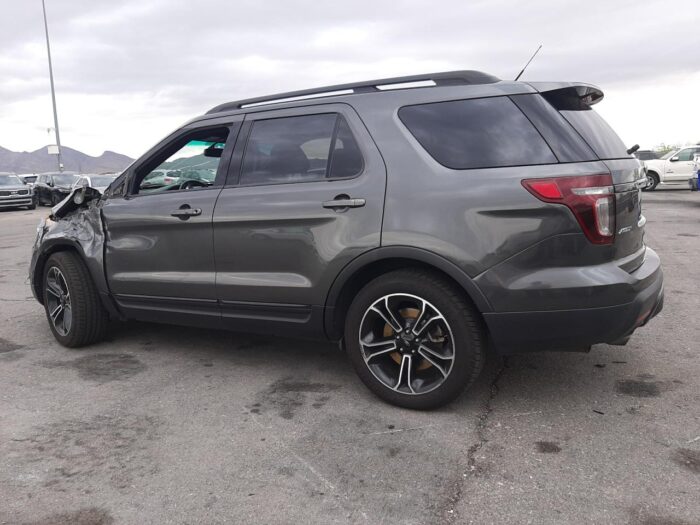 2015 Ford Explorer - Image 4