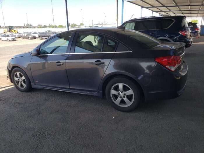2016 Chevrolet Cruze - Image 2