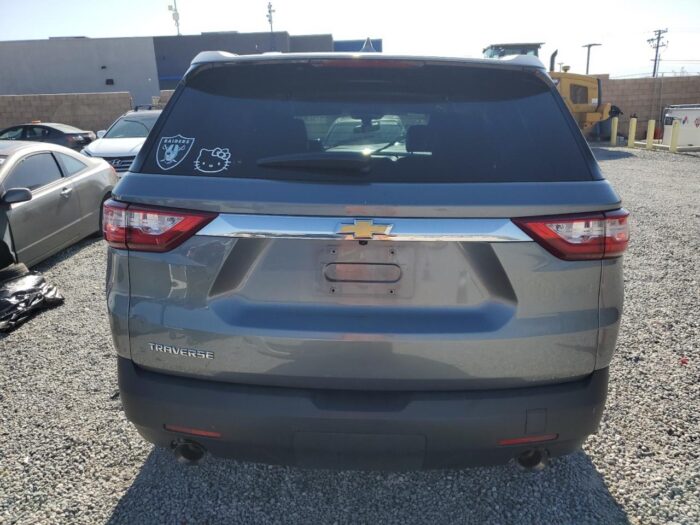 2018 Chevrolet Traverse Ls - Image 3