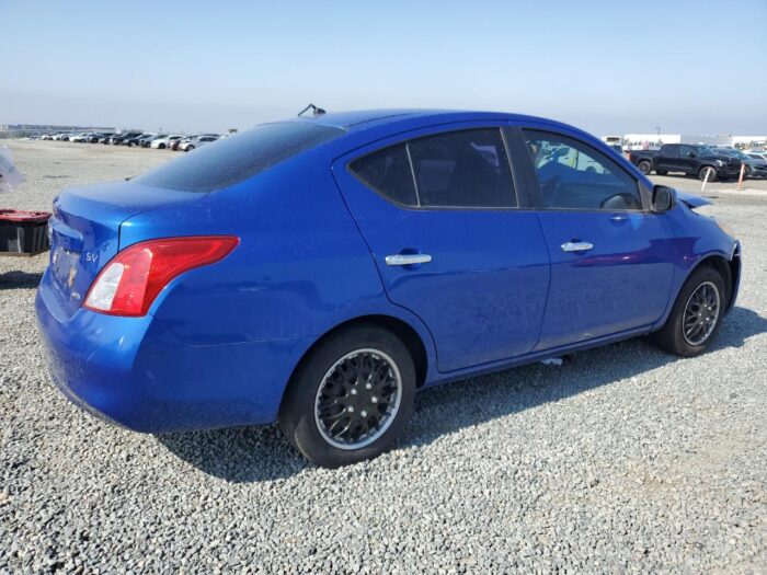 2012 Nissan Versa S - Image 2