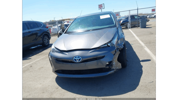 2016 Toyota Prius - Image 2