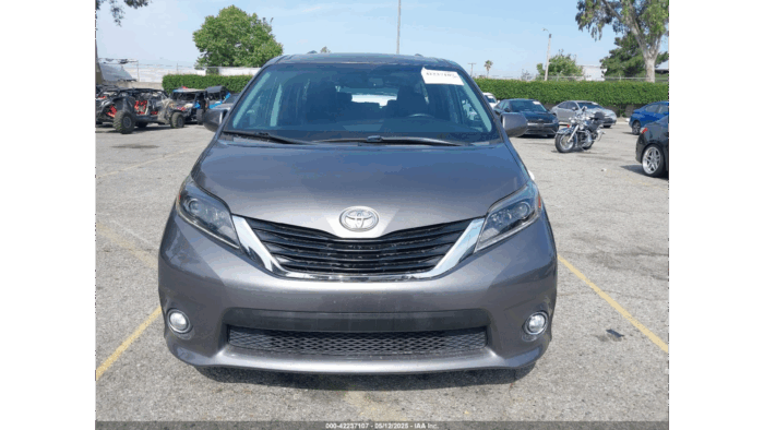 2015 Toyota Sienna Se - Imagen 2