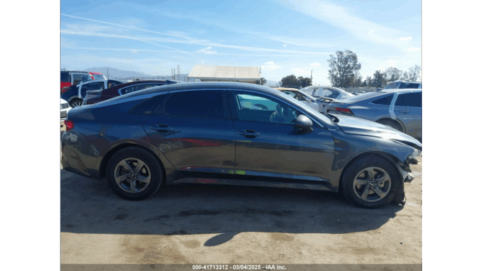 2021 Kia K5 Lxs - Image 3