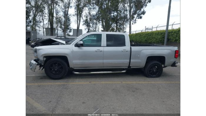 2017 Chevrolet Silverado 1500 - Image 4